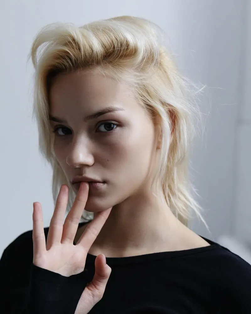 Thumbnail Liza Sivaeva: Captivating Elegance