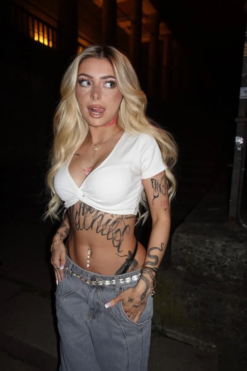 Thumbnail Distracting in the Best Way: Croptop Girls | CharmVoice_