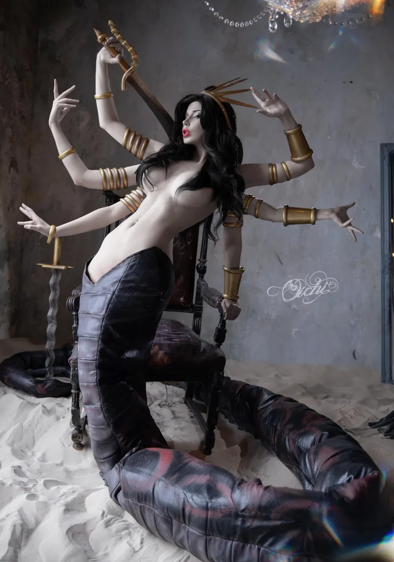 Thumbnail Naga Queen by Oichi: A Captivating Creation by LadyOichi in cosplaygirls