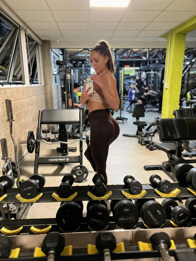 Thumbnail Sensual YogaPants Moments with jessicaa_fit: A Room Encounter