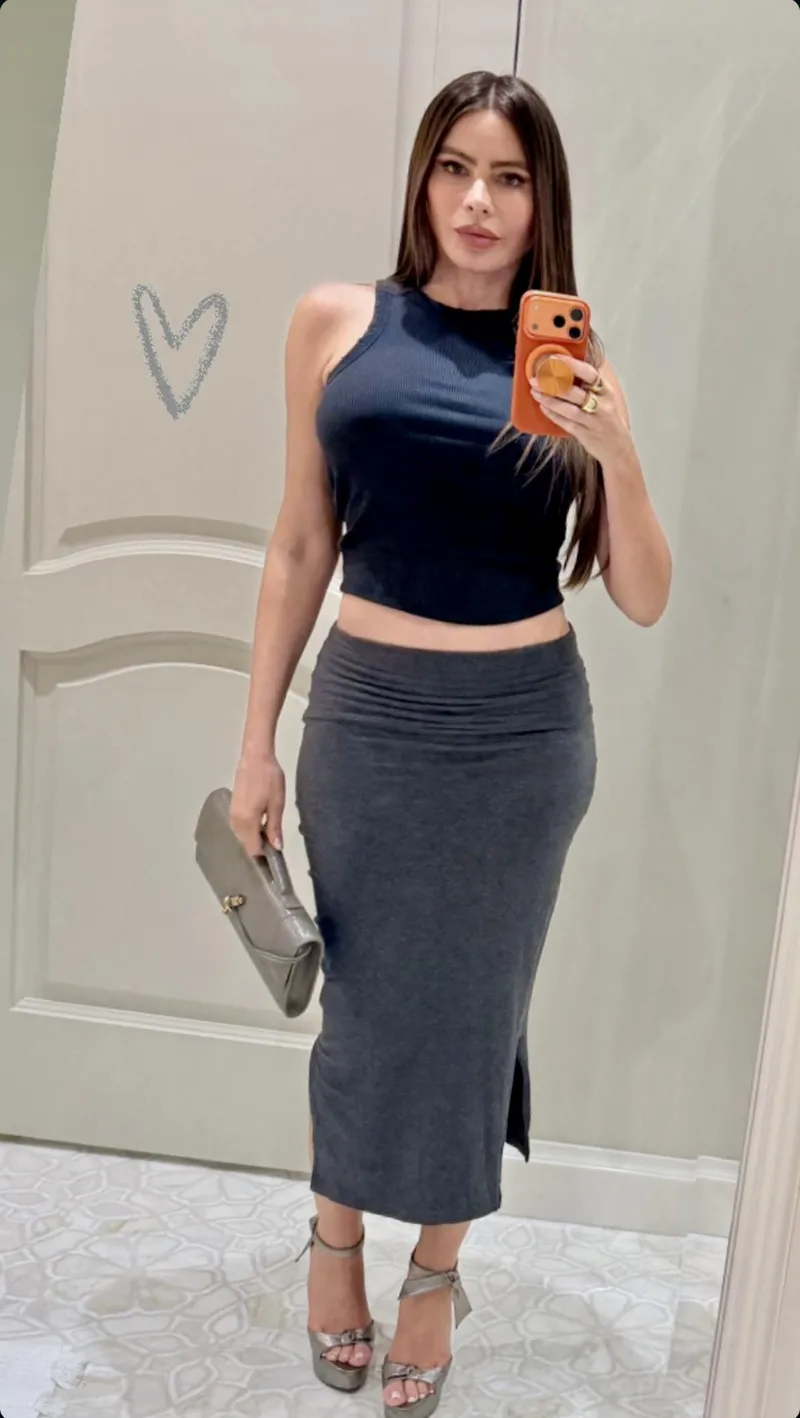 Thumbnail Electronic-Spare-284 Shares Sofia Vergara's IG Glamour