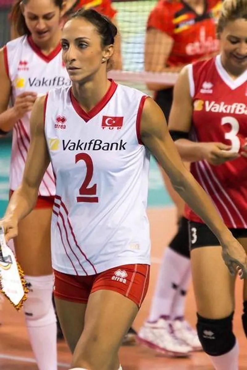 Thumbnail Gözde Kırdar Bracceschi: A VolleyballGirls Star Shines