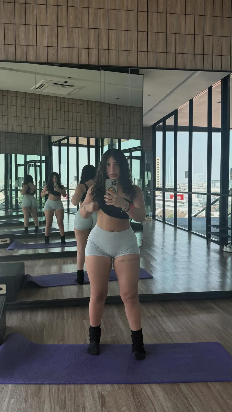 Thumbnail ThickFit: oliverlaine showcases the beauty of a natural college girl