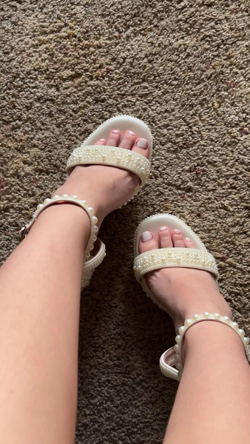 Thumbnail Direct Message for Hot Content - Explore Sensual Feet | paekin