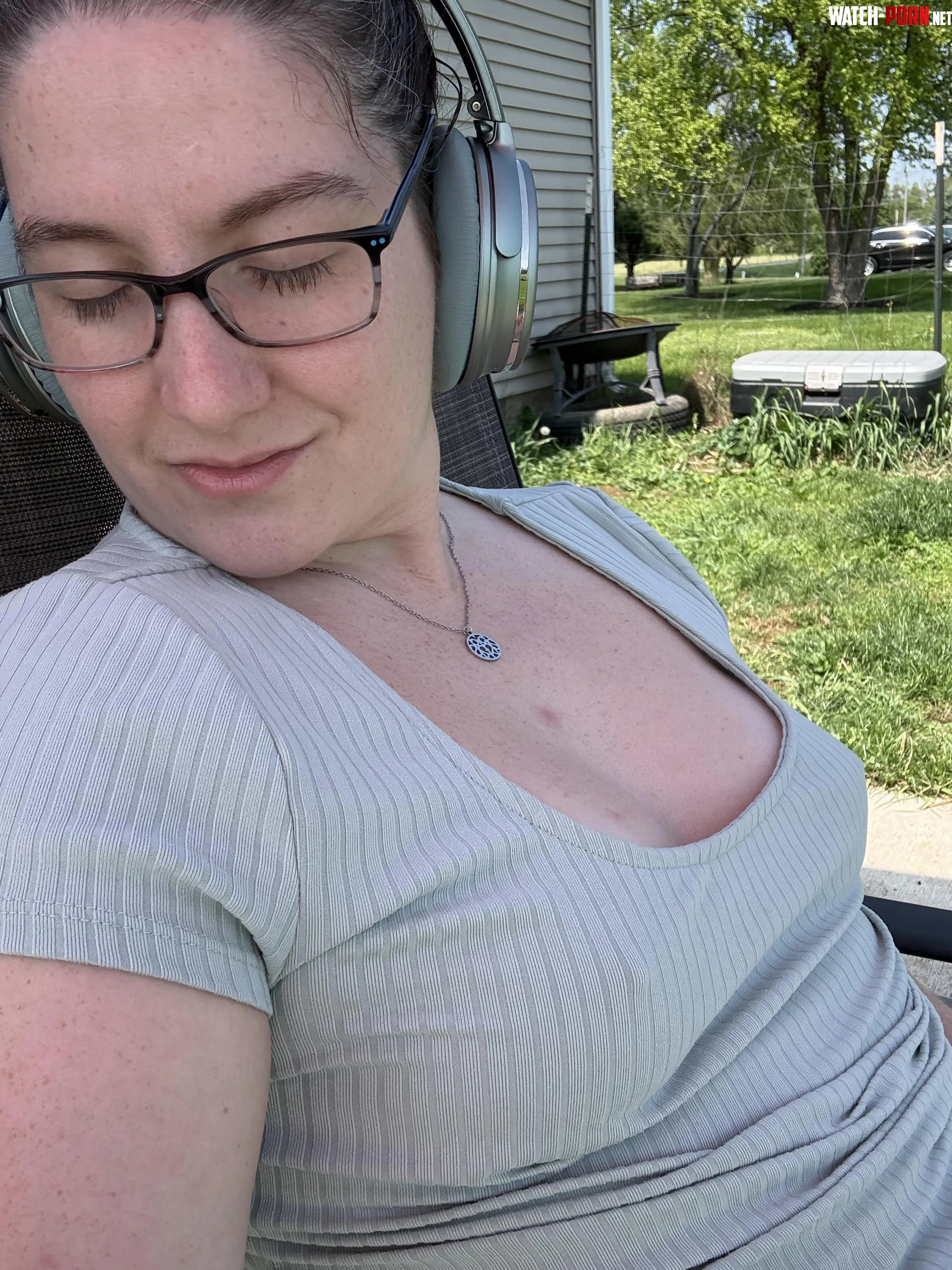 Beautiful day to let the girls breathe by Scarletttfoxx