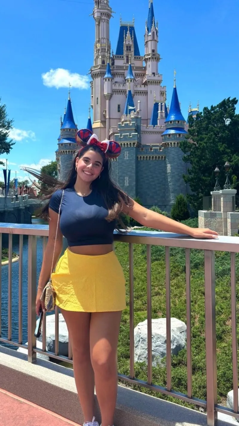 Thumbnail Expressing Beauty and Love for Disney | Author: BeyoncesToiletSeatt | 2busty2hide