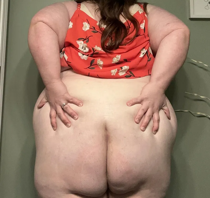 Thumbnail Body Confidence through Admiration: A Conversation by RoseQuartzBBW