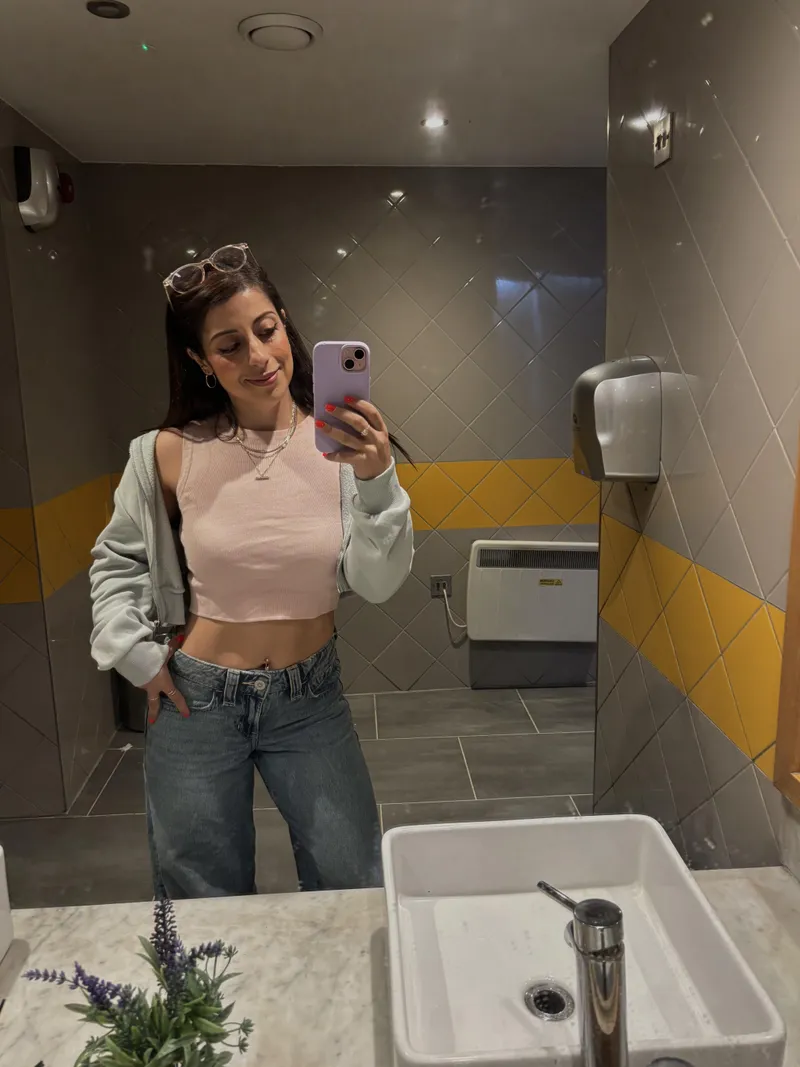 Thumbnail A Stylish Day Out: Cute Crop and Jeans Ensemble by K-muscleofmummy
