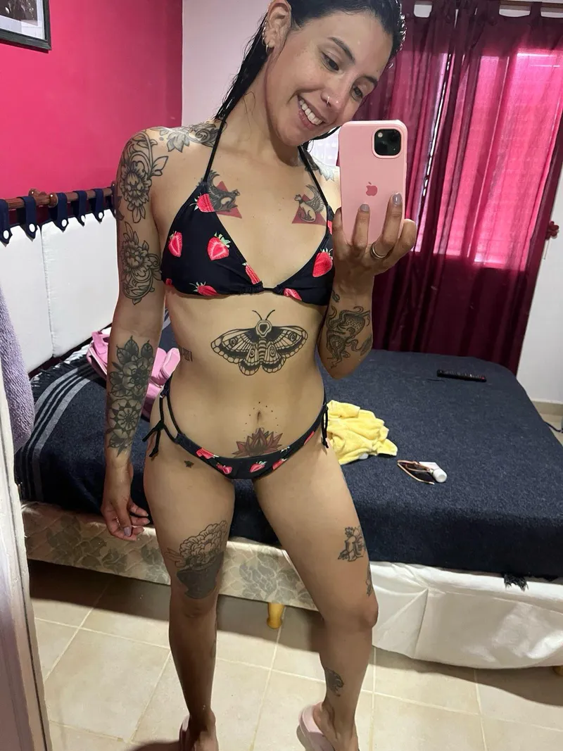 Thumbnail Jeanette-e Sets the Mood with Strawberry Vibes in BikiniBodies