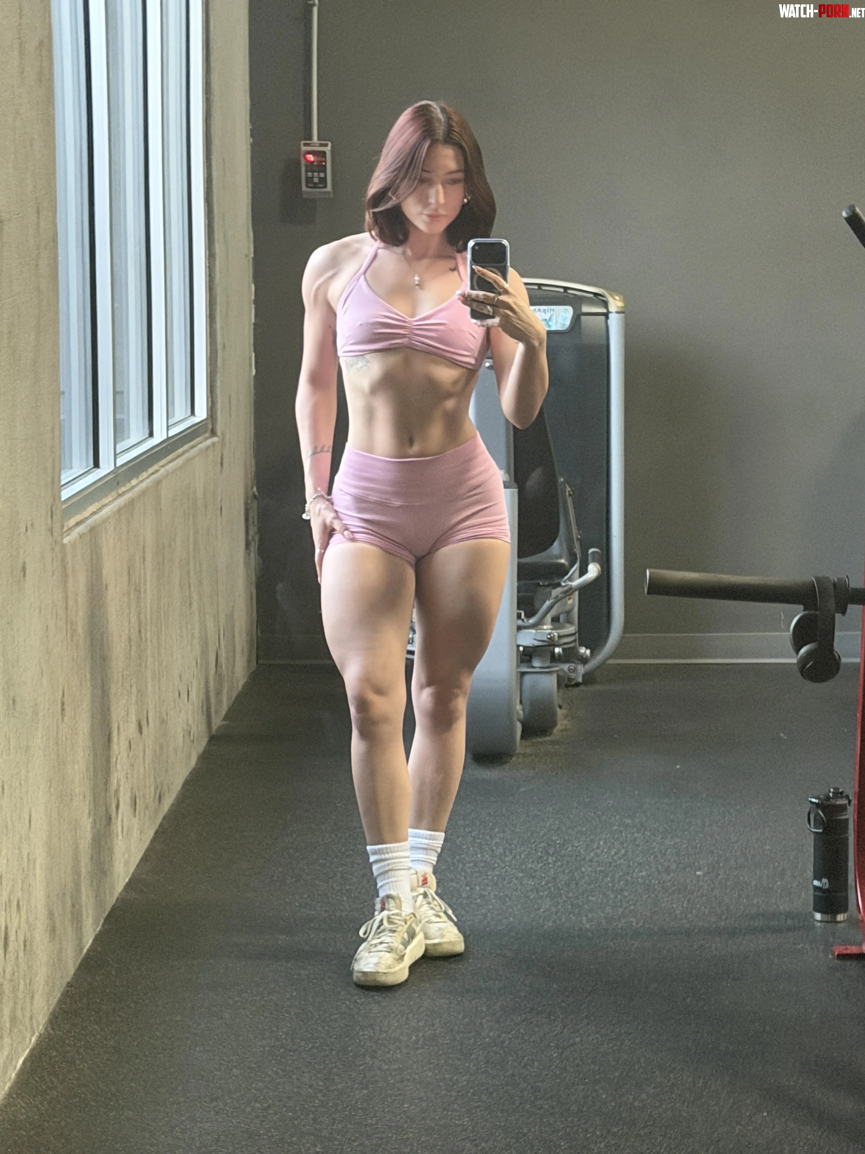 Leg and physique gains by messydy