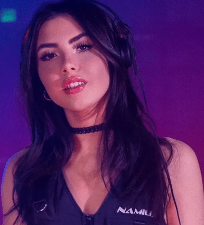 Thumbnail Admire the Beauty of Andrea Botez in PrettyGirls by Scrangdorber