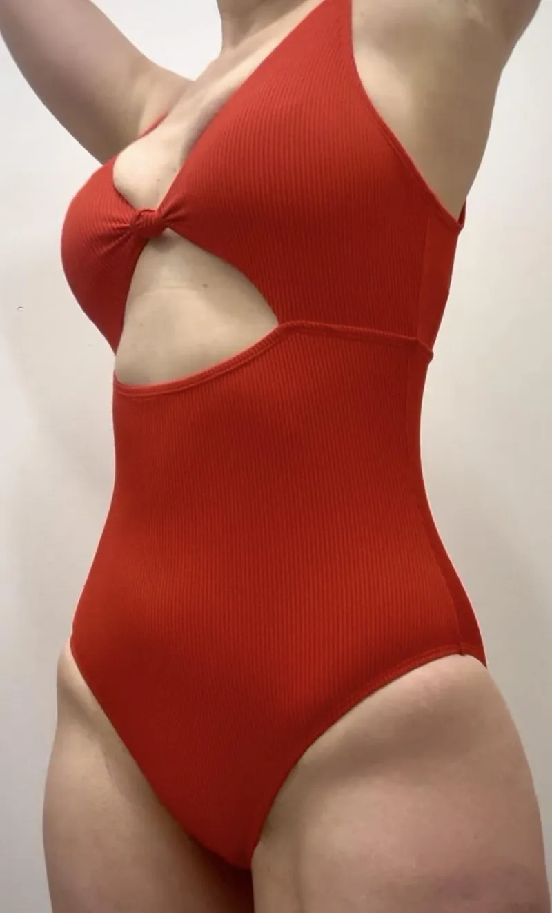 Thumbnail quietluxuryxo in Stunning Red OnePieceSuits Beauty