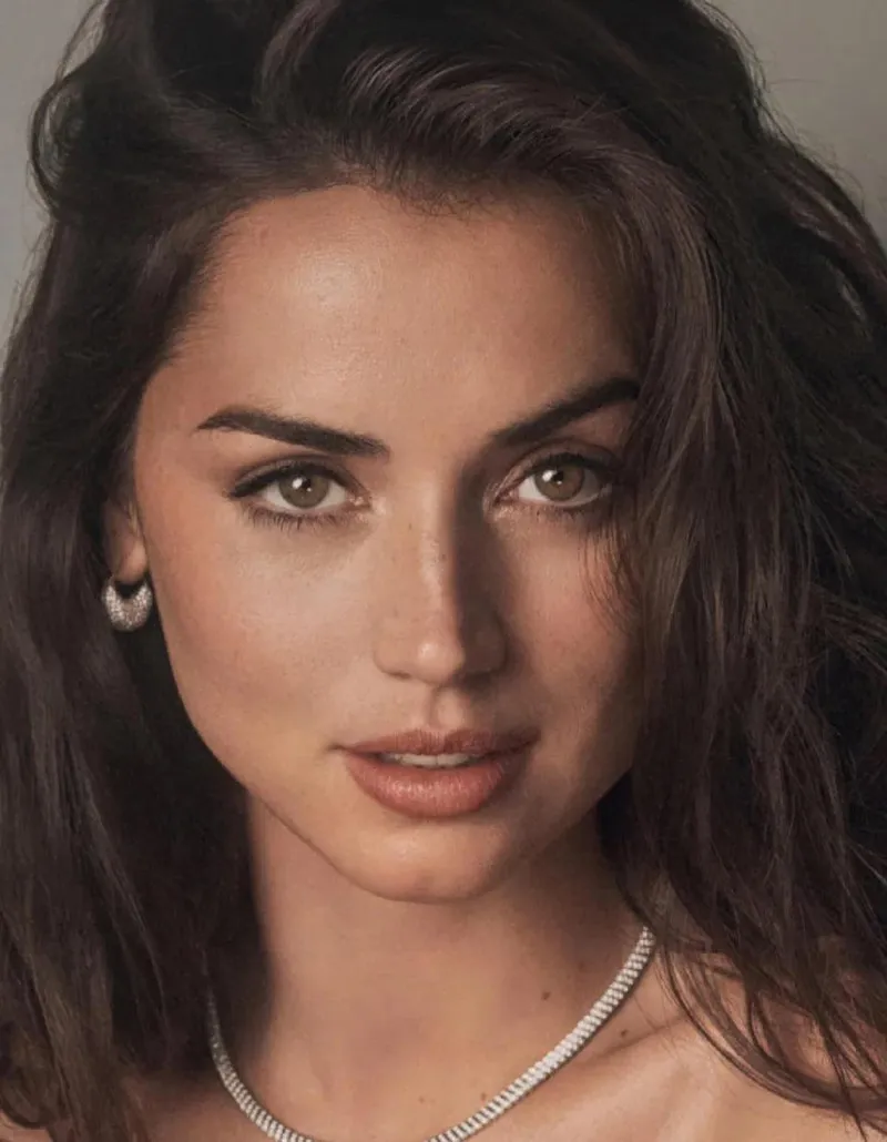 Thumbnail Discover the Enchanting Beauty of Ana de Armas | UrbanAchievers6371