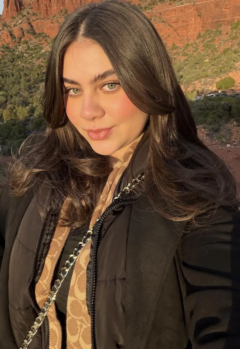 Thumbnail Anahit Kirakosian's CelebsGW Mirrored Grace
