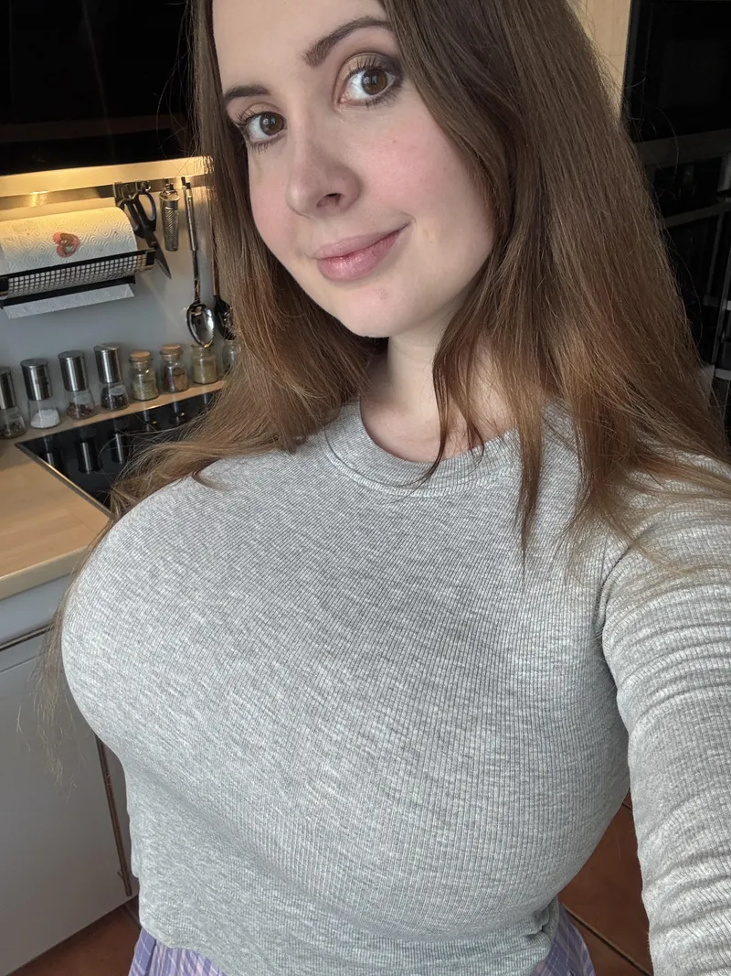 Thumbnail Kitchen Antics: Vivian_Rose1's Revealing Uniform