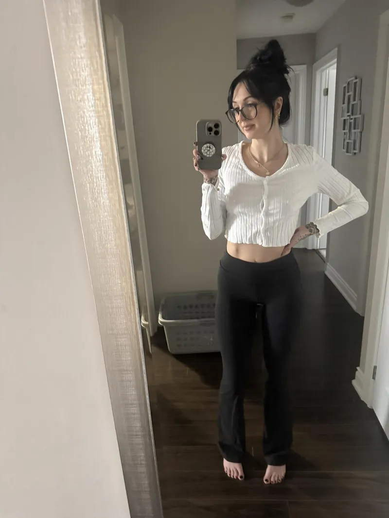 Thumbnail A Playful Good Morning with wittlemousey in GirlswithGlasses
