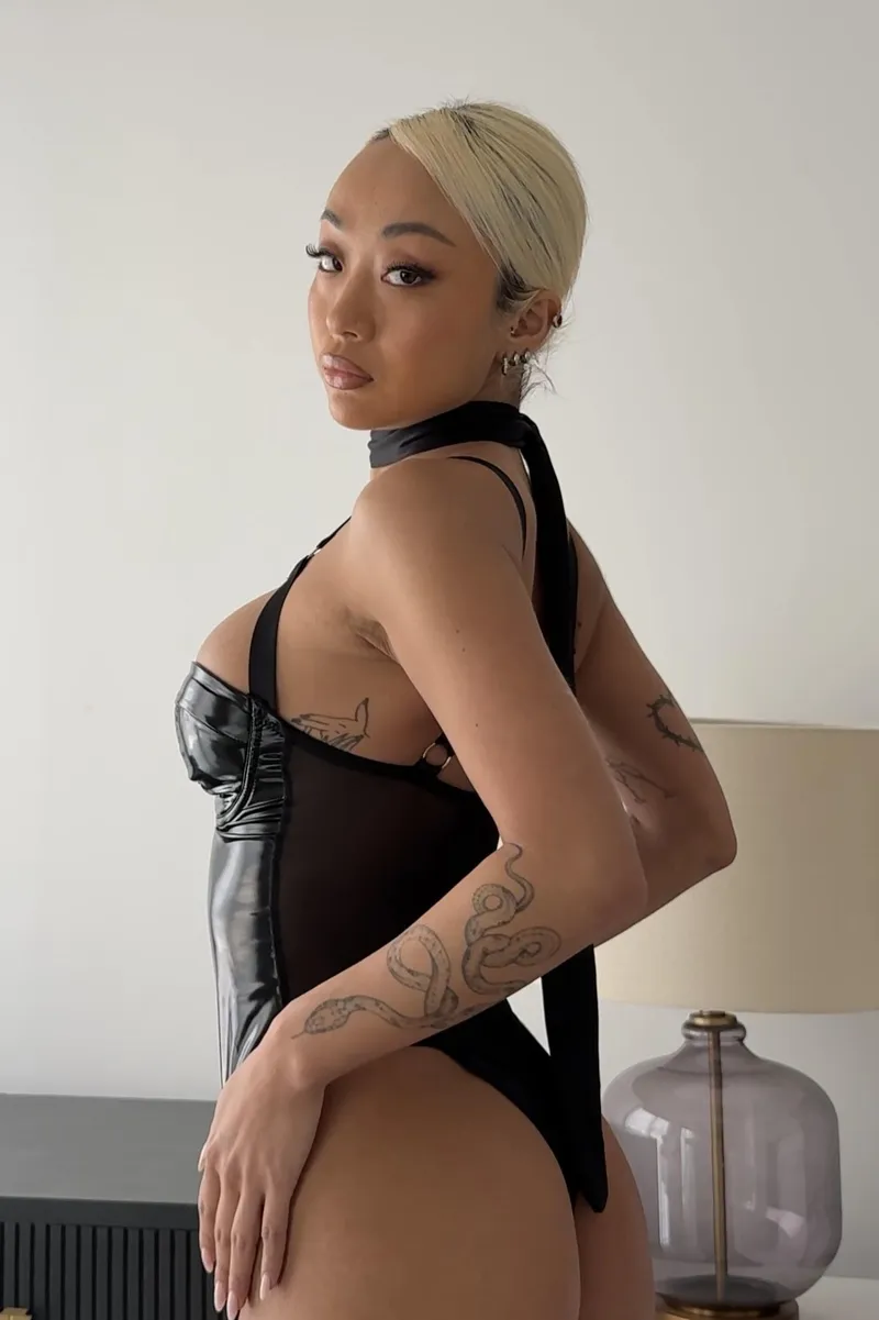 Thumbnail Asian Elegance for Your Feed: Keeping Some Private