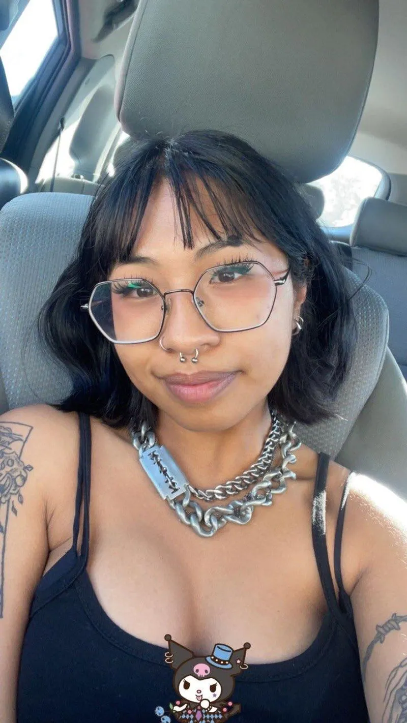 Thumbnail SavannahOnTop's Quick Car Encounter: Dive into Complexion Excellence