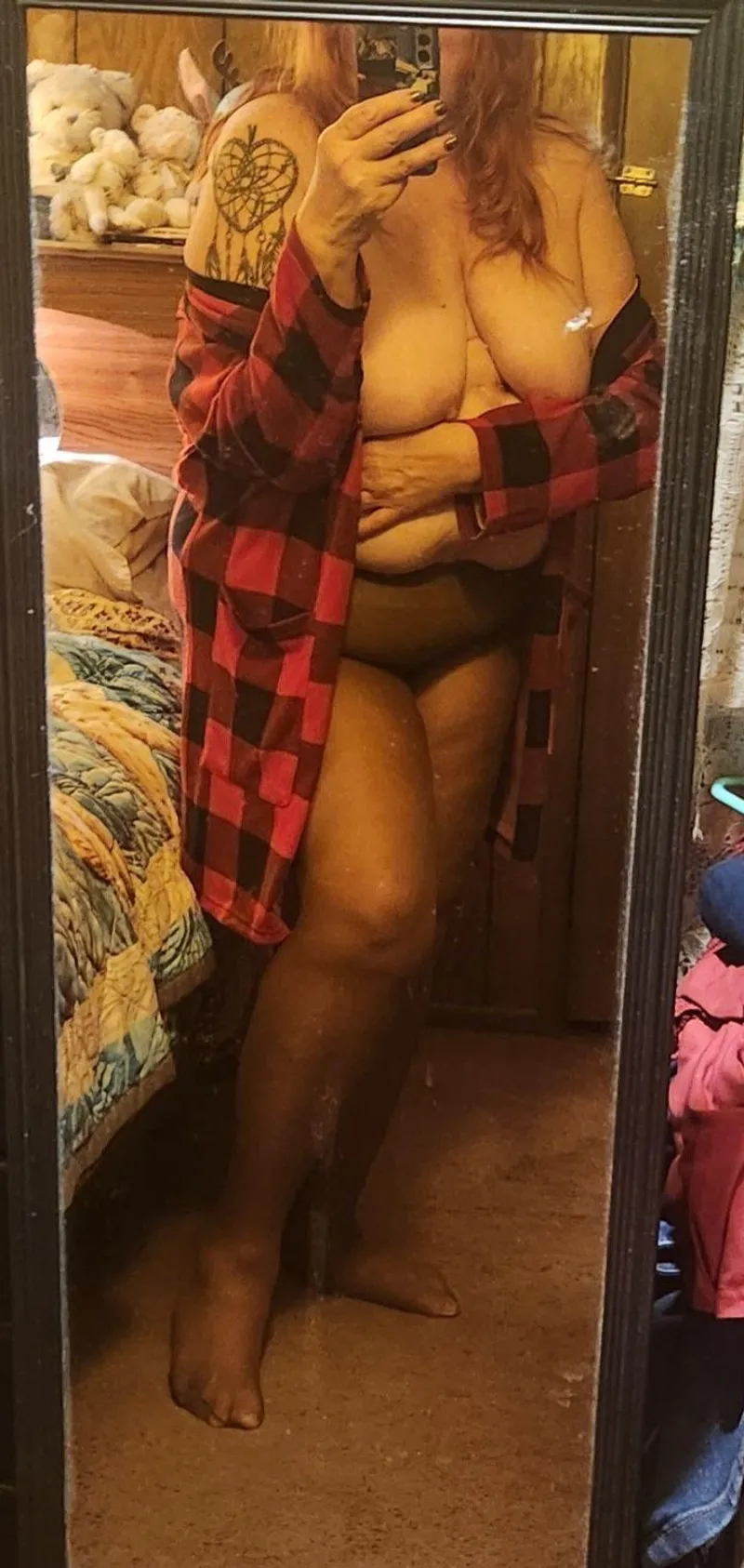 Thumbnail sexyhosedcouple69 Strikes a Pose in Seductive Pantyhose Today