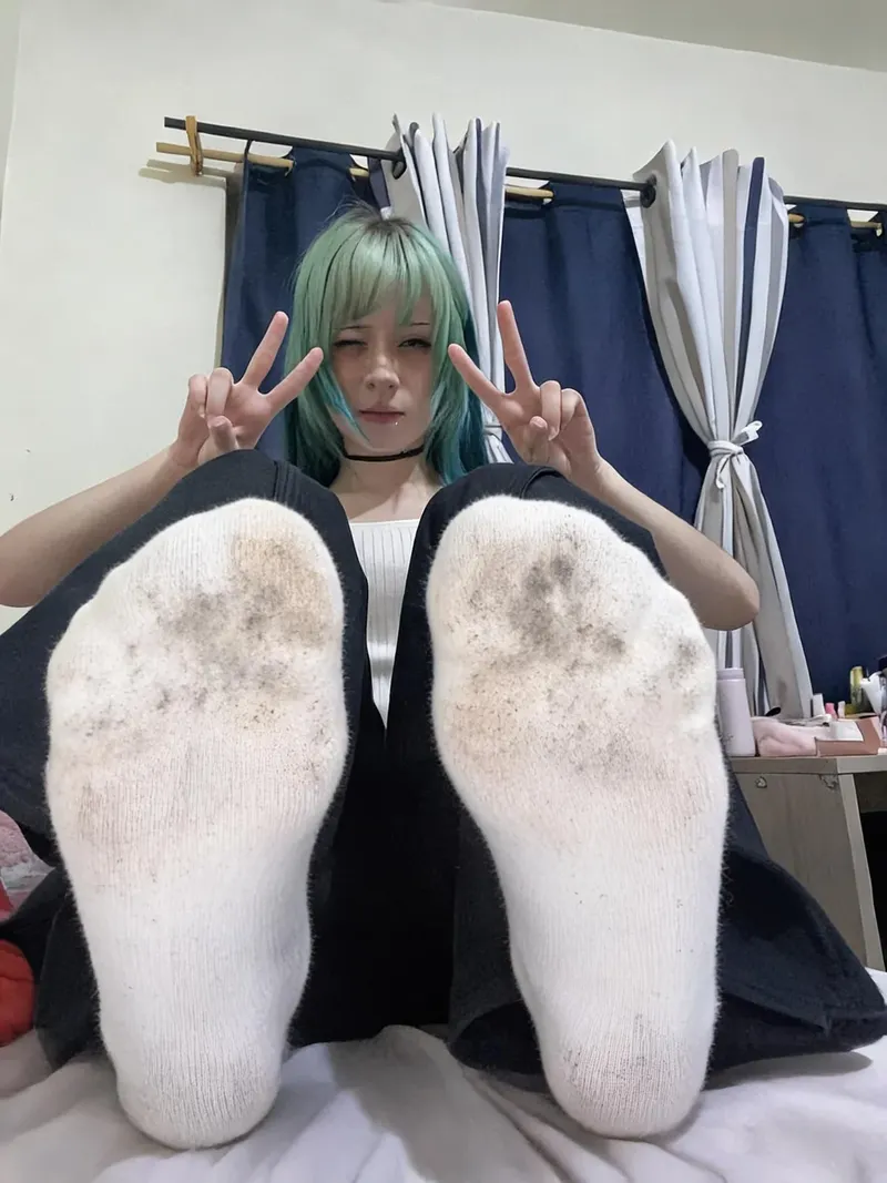 Thumbnail Dirty Socks Dilemma: KCWooGirl's Home Adventures in socksgonewild