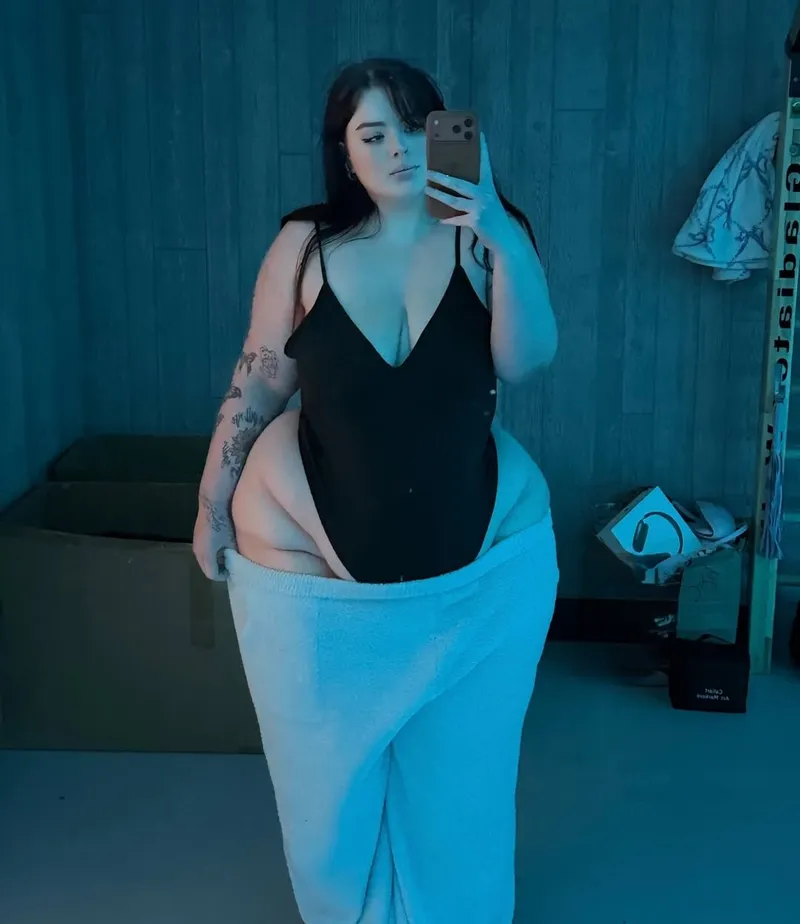 Thumbnail Eating Out All Night Long by Snowangelcake | SSBBW