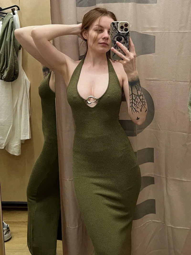 Thumbnail Lady_Muerta Unveils the Perfect Dress - Exquisite Fashion Delight