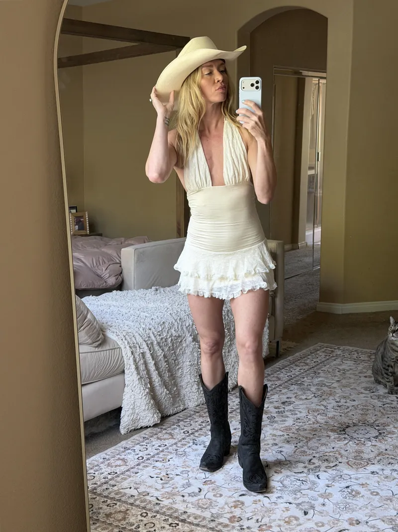 Thumbnail Strutting in a Tight Dress | MeetMyHotwifeB