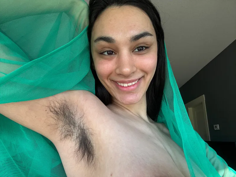 Thumbnail Discover Saharbbyy's Hairy Armpit Signature Scent Revelation