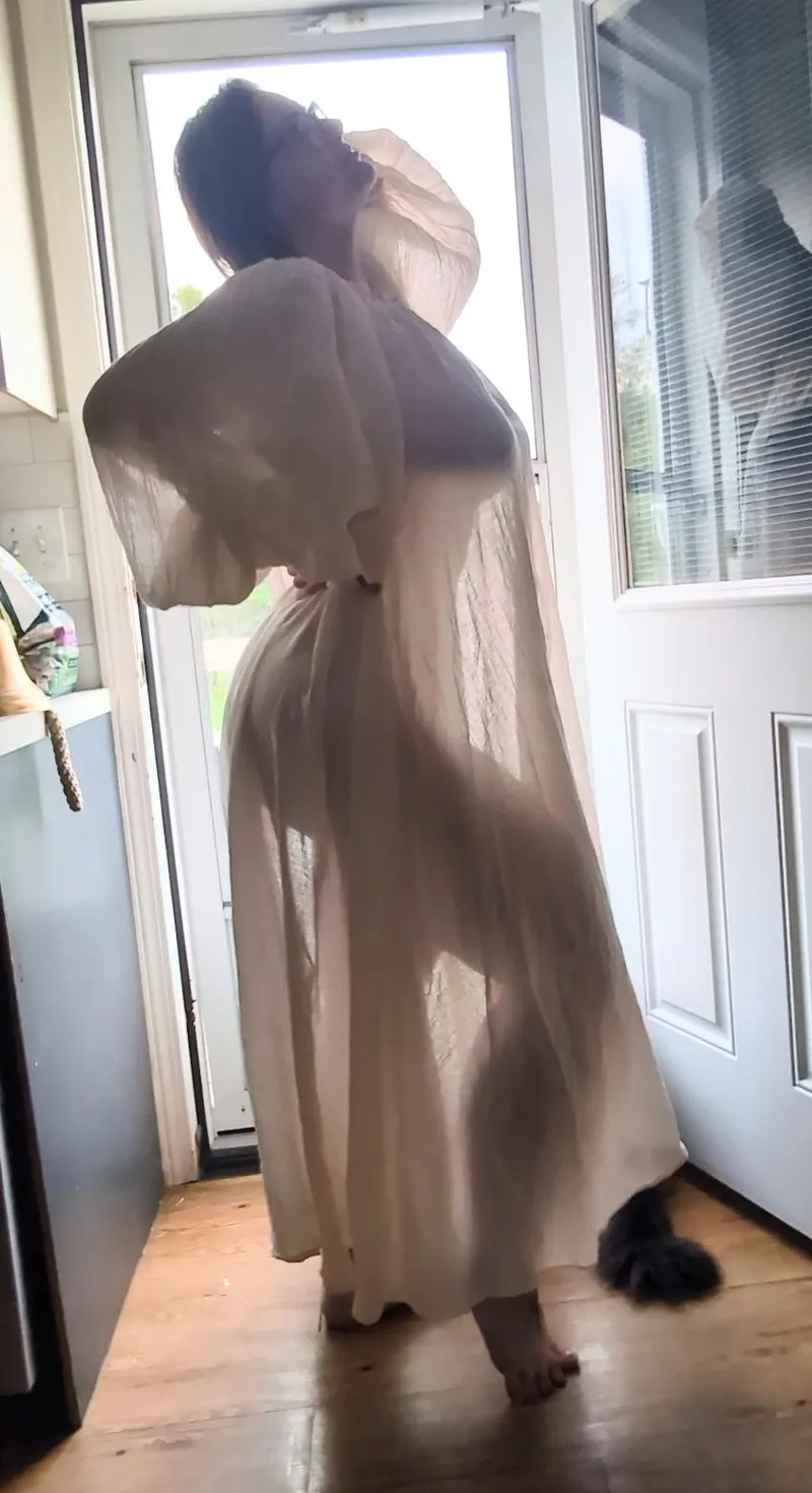 Thumbnail Exploring the Alluring Effects of Light by Missmoocow5 | ClassySexy