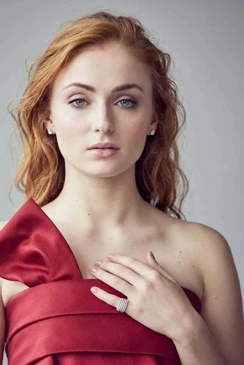 Thumbnail Sophie Turner's Allure - A PrettyGirls Profile