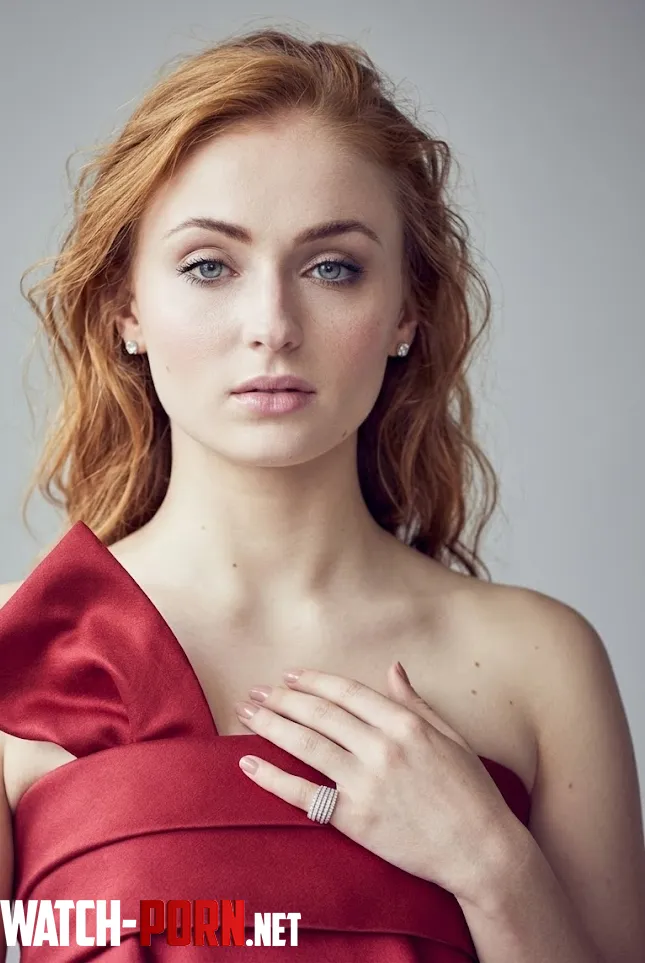 Sophie Turner by JustAnEUGirl