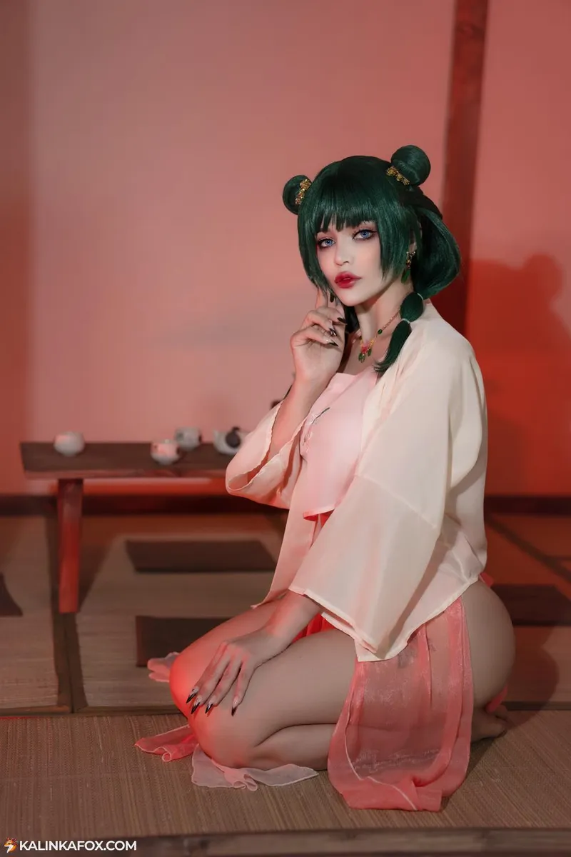 Thumbnail KalinkaFox Transforms into MaoMao from The Apothecary Diaries | kalinkafox