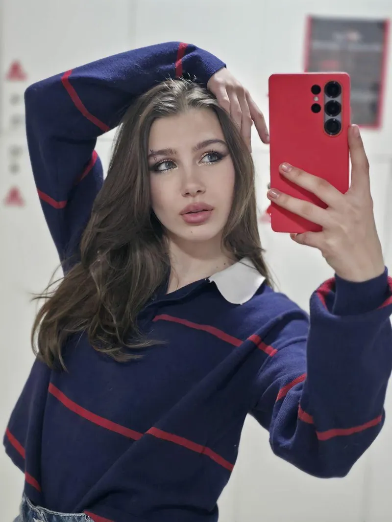 Thumbnail TonerSK's Quest for the Perfect Mirror Selfie