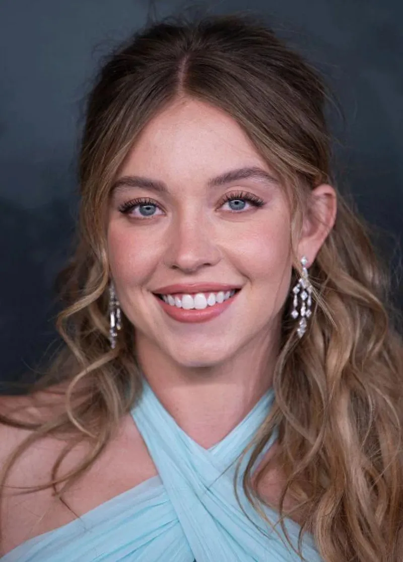 Thumbnail Sydney Sweeney: A Glimpse of Elegance by Odd-Respond-500 | PrettyGirls