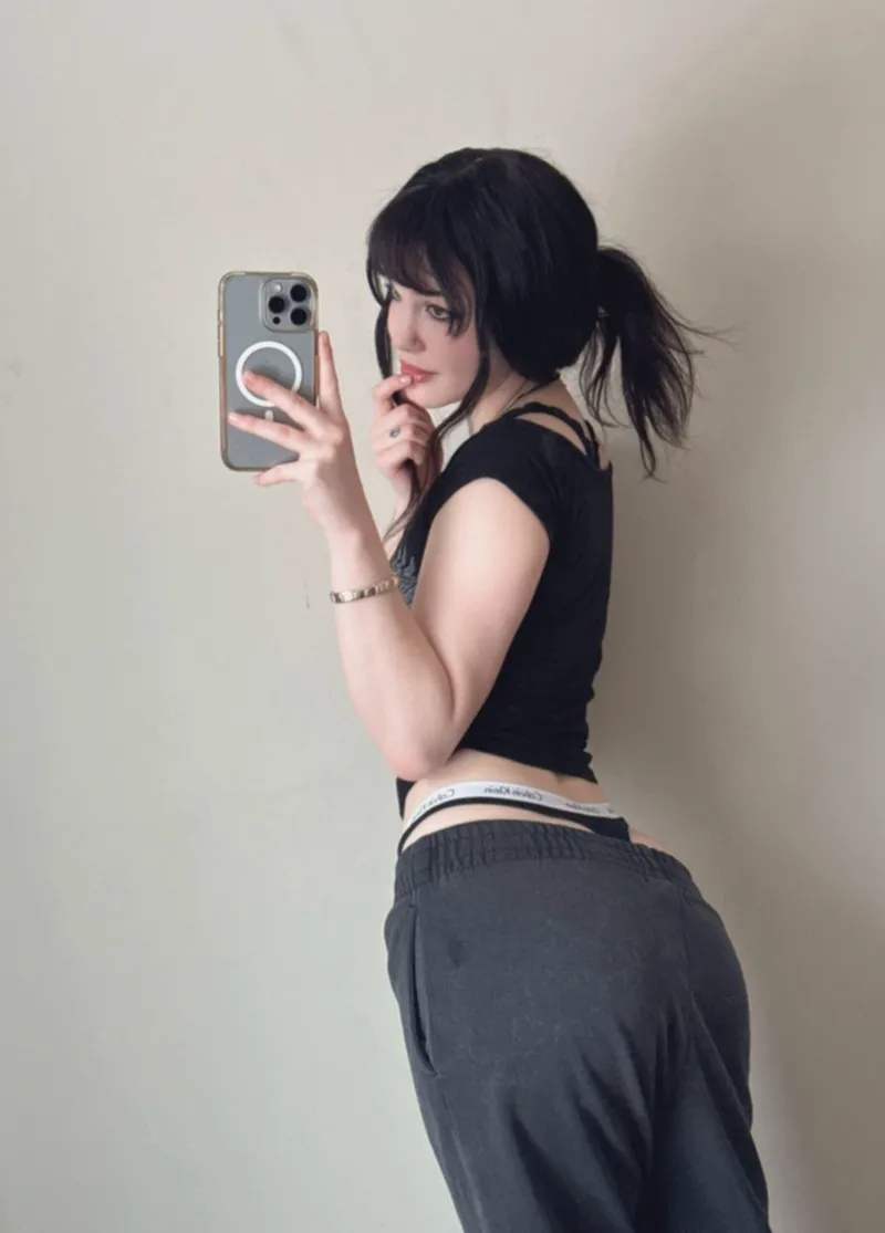 Thumbnail Unravel luckyleftylucy's Charm: Am I Your Type of Girlie? 07 BTW - Adorable_Girls