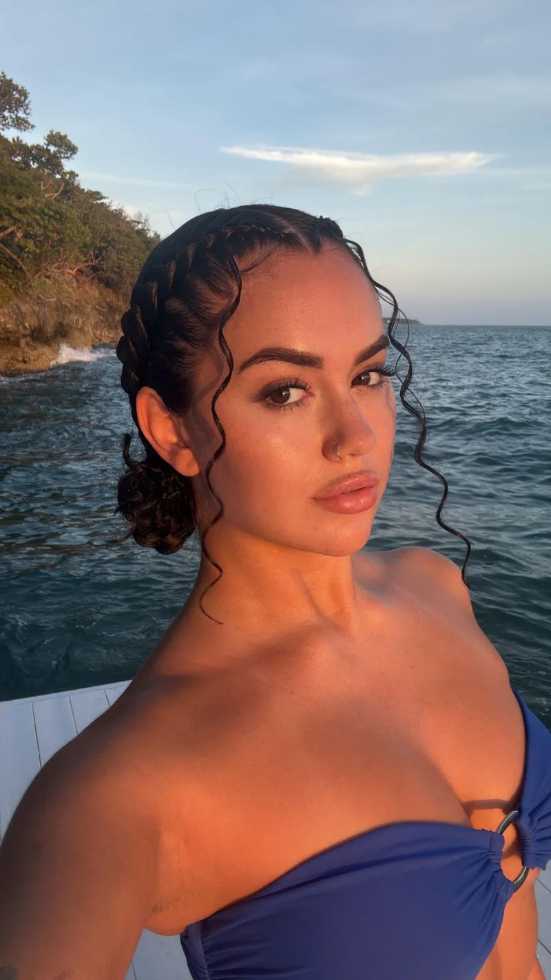 Thumbnail SecretlyJadeTeen: Seeking New Chat Partners on OnlyFans - Don't Miss Out on the Fun!