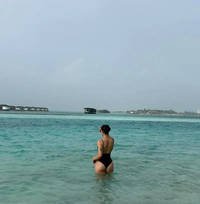 Thumbnail BikiniBodies Embrace: Admiring the Beauty of Bikini Booty
