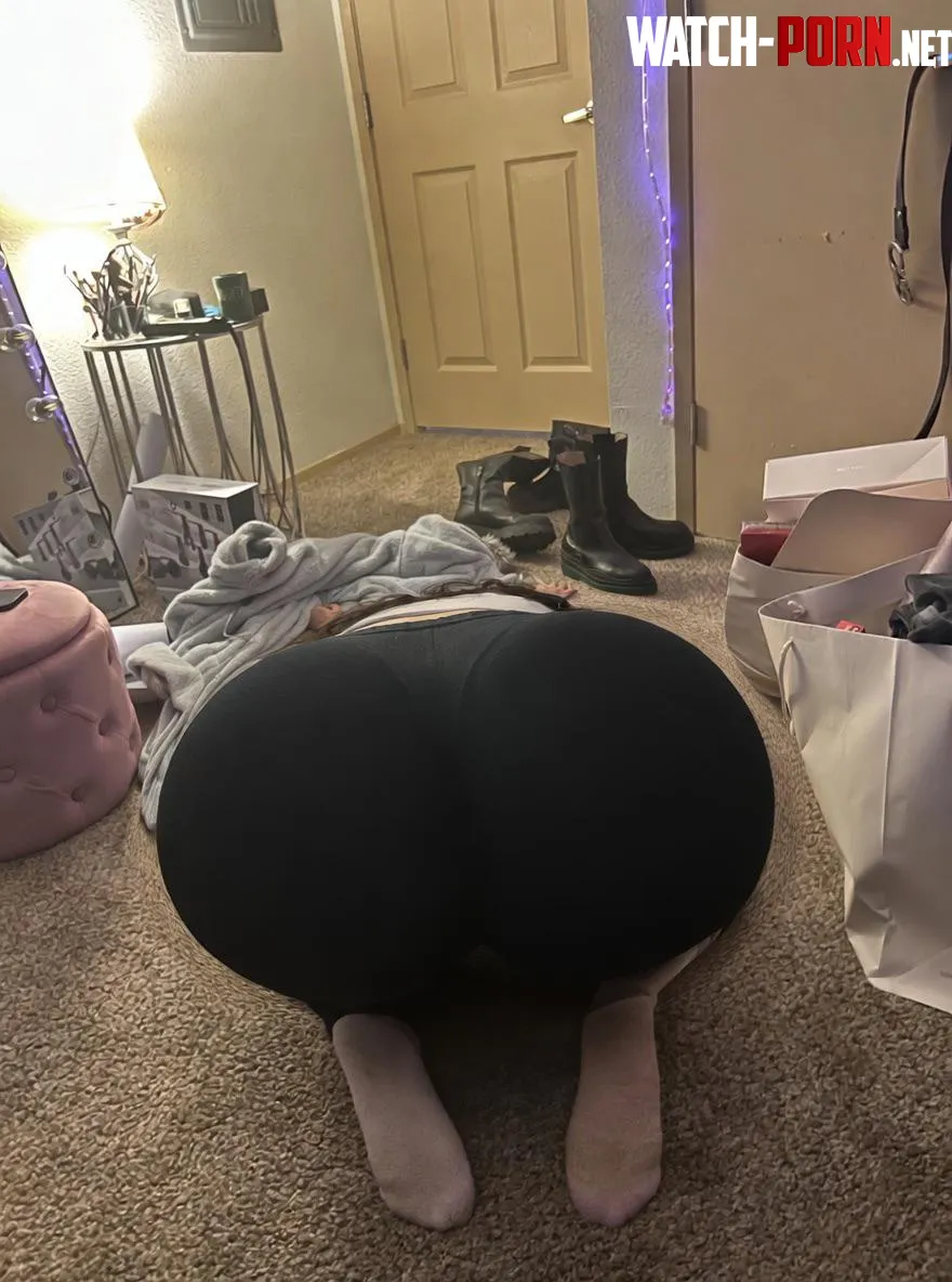 The wife huge butt by Gardenivy69