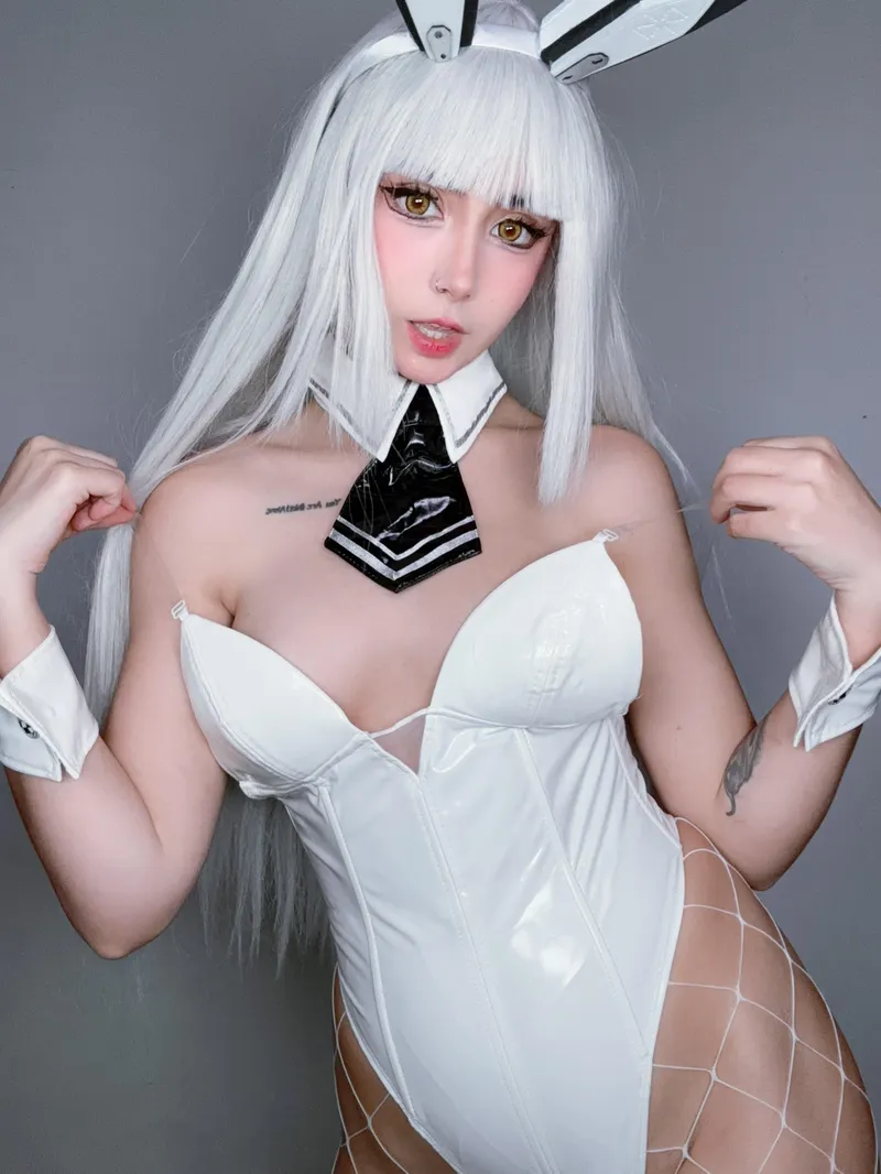Thumbnail Aesthetic Appeal: Blanc's Elegance by ALoeveraiskawaii