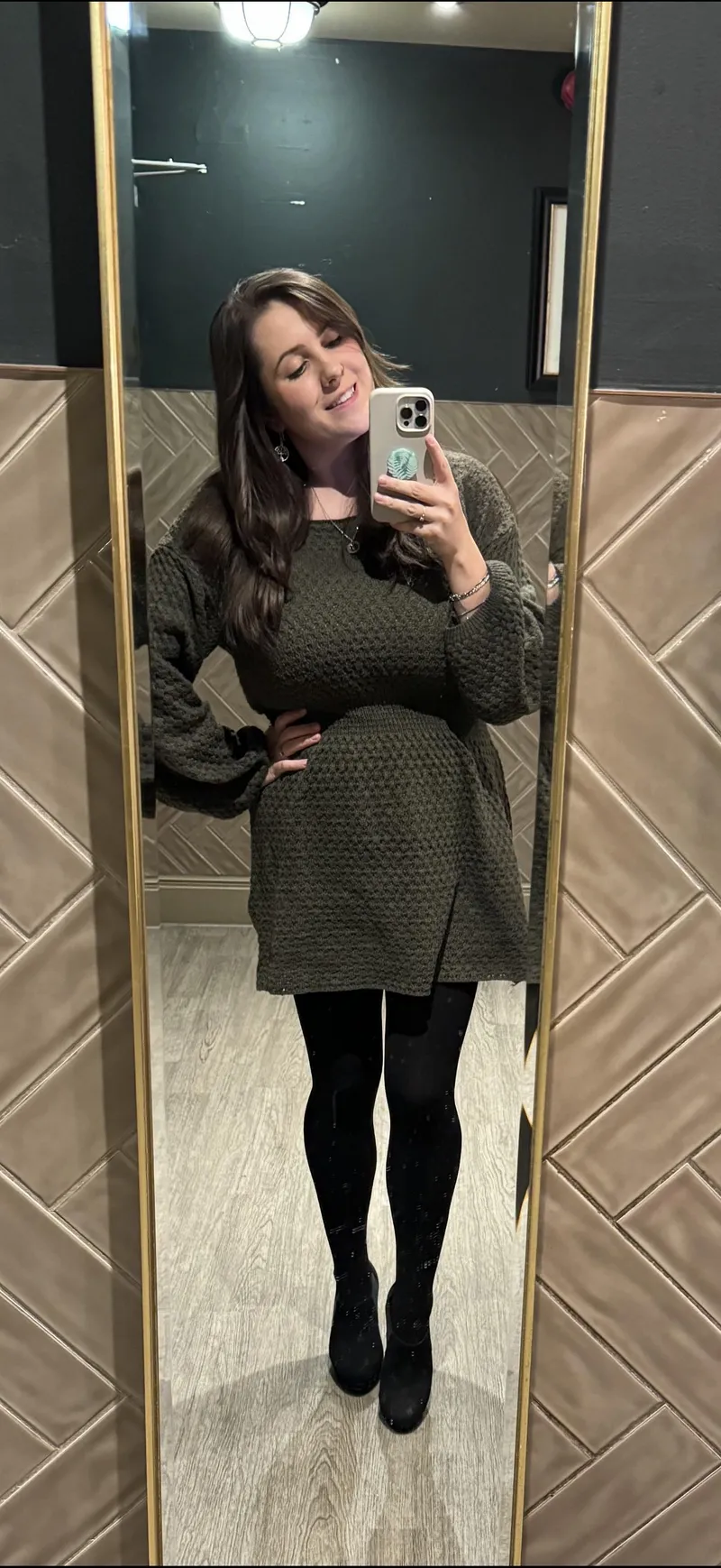 Thumbnail CherylAnn_gg: Experience a Winter Date in the UK in 2busty2hide