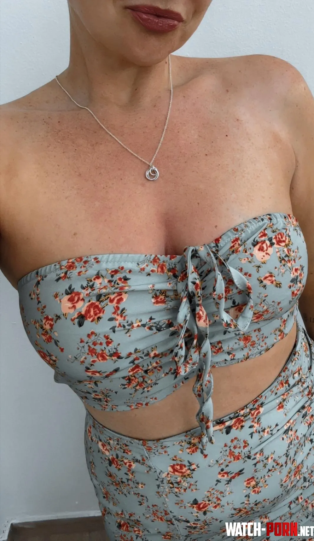 Sun-kissed MILF by bethany_b5678