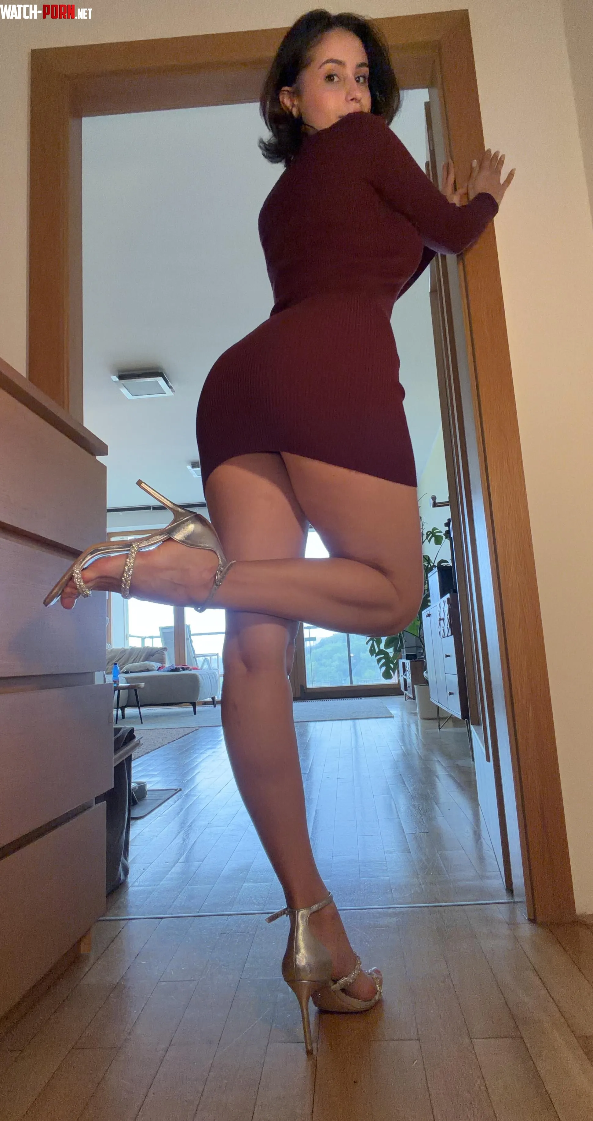 I think my dress is too short for me by Ronckelsharod