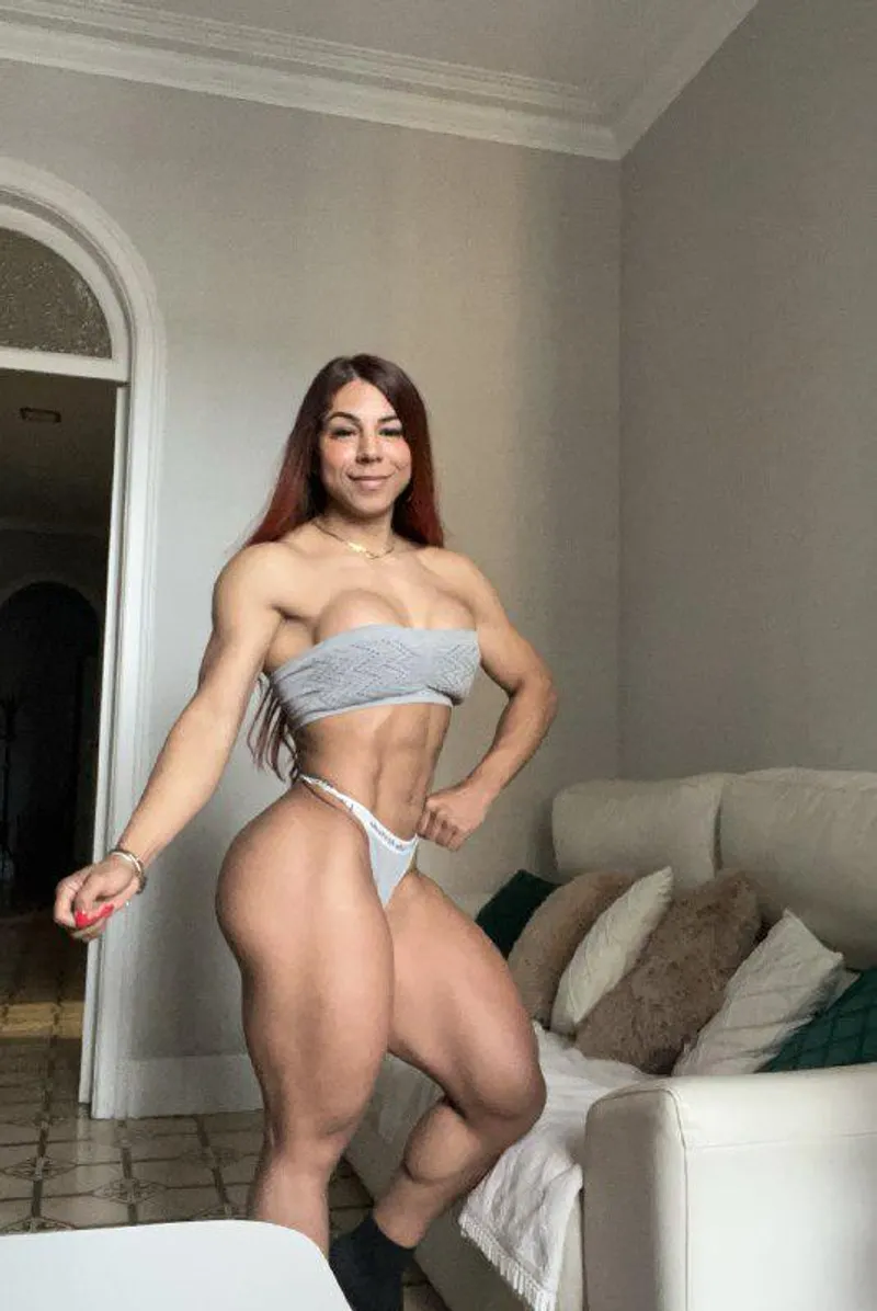 Thumbnail Pose Perfection: Real-Diver8010's Workout Glow
