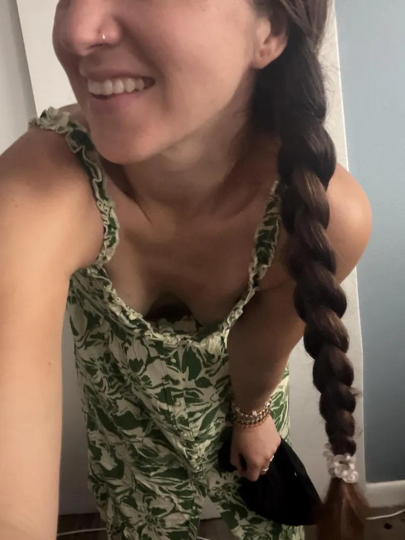 Thumbnail Discover the Comfort of Going Braless with Lothlori13