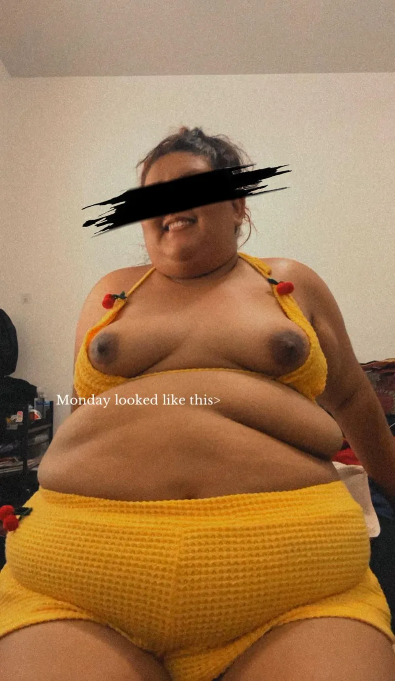 Thumbnail Celebrating Titties and Belly Curves | thicctamalita