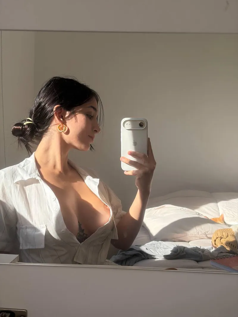 Thumbnail Join RoocketGirl in Buttoning Up for a Downblouse Adventure