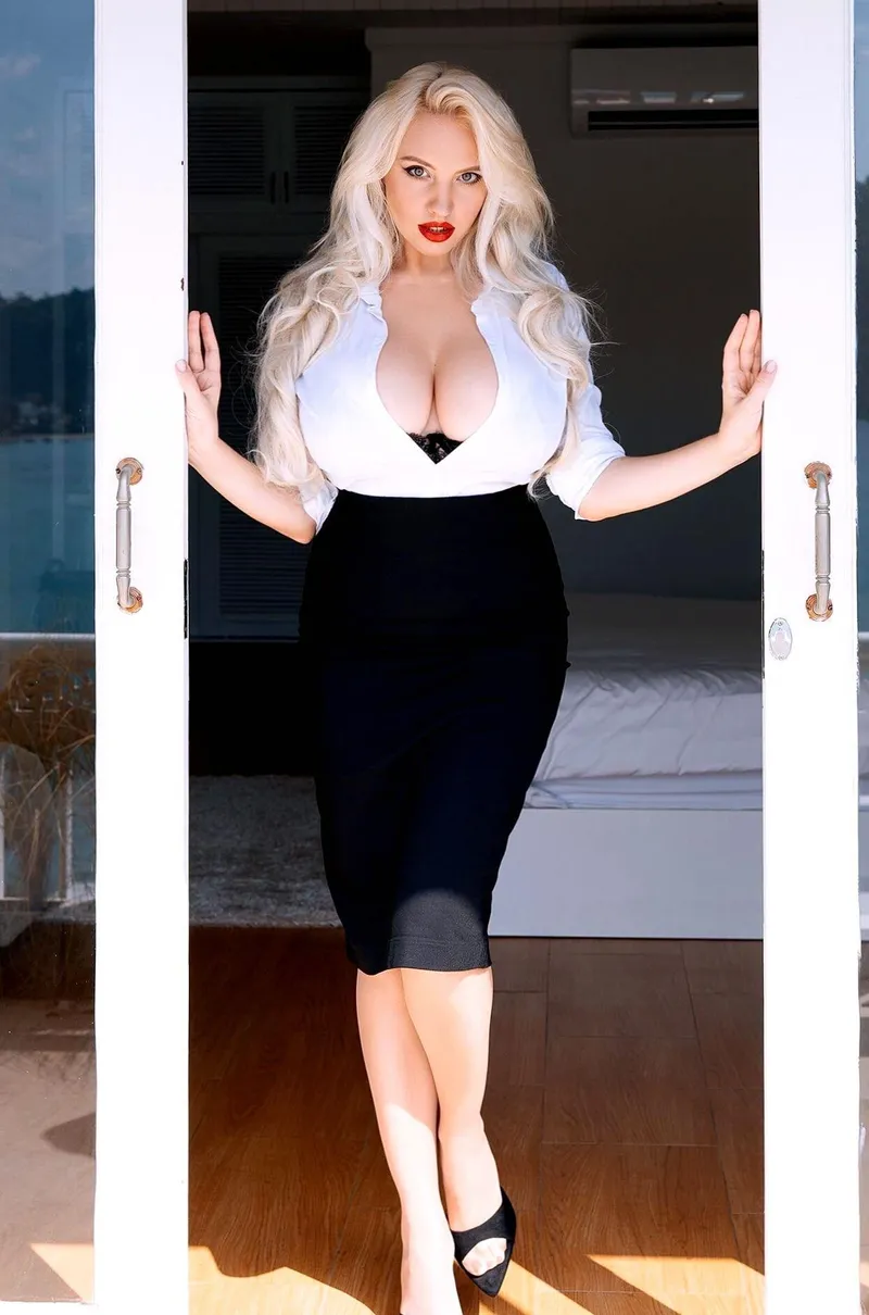 Thumbnail xxxmoanbabe: A Wet Panties Proposal for the Boss | Secretary