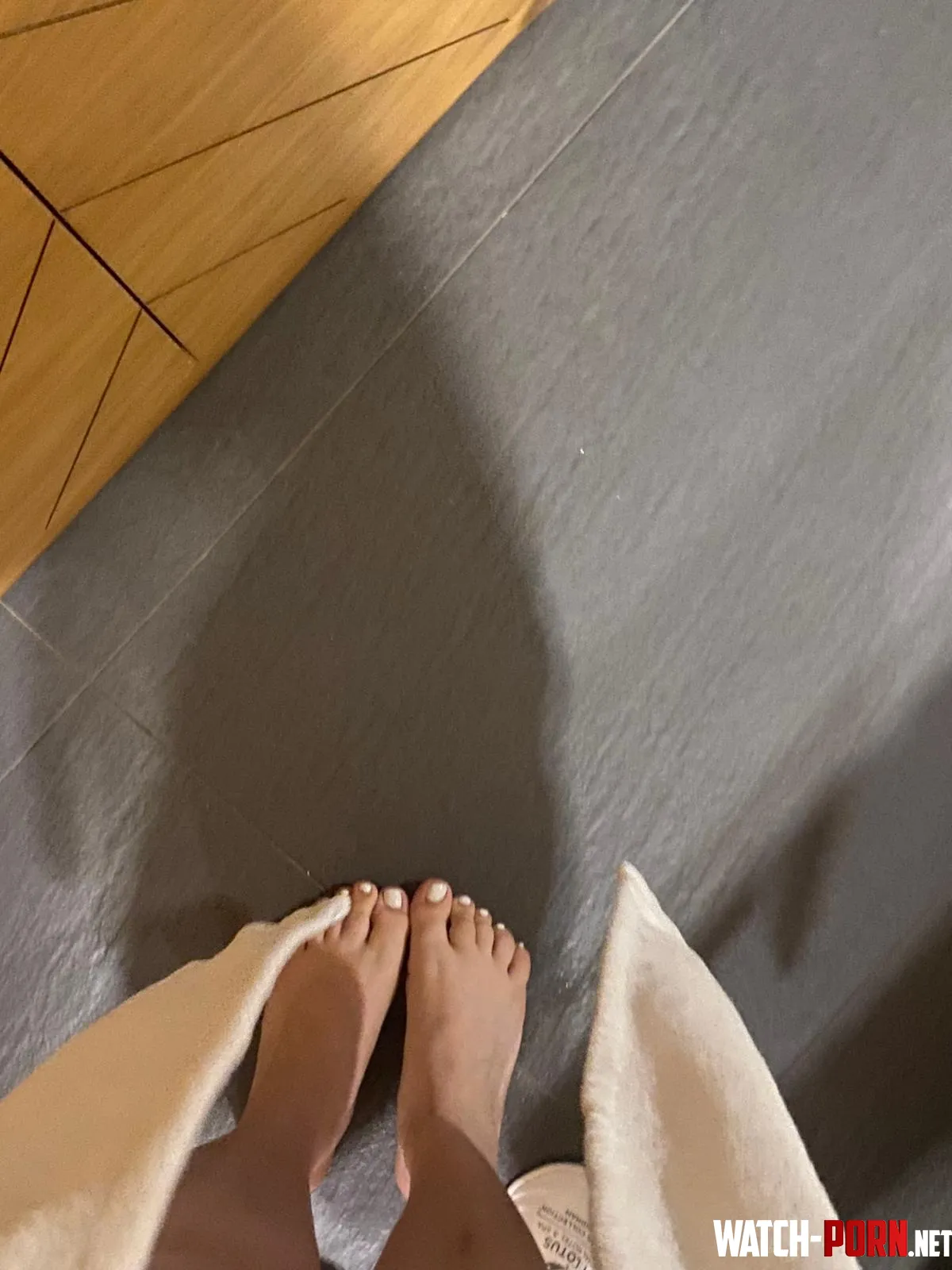 look at my girlfriends sexy feet f22 oc by BKCinnamon