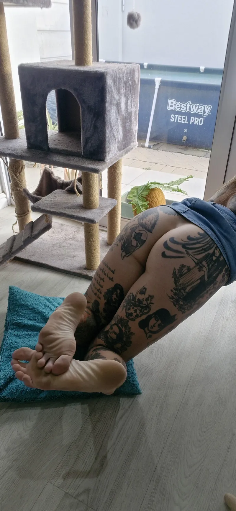 Thumbnail Indulge in Feet 'n Buns by clandestine_callie | Feet_NSFW