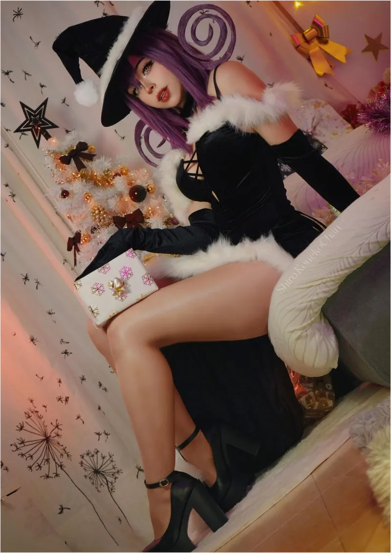 Thumbnail shiro_konekochan's Blair Cosplay Charm | cosplaygirls